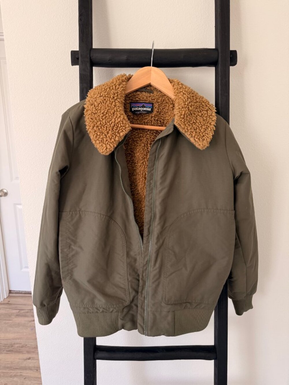 Patagonia Women's Sherpa Lined Bomber Jacket Olive Green S